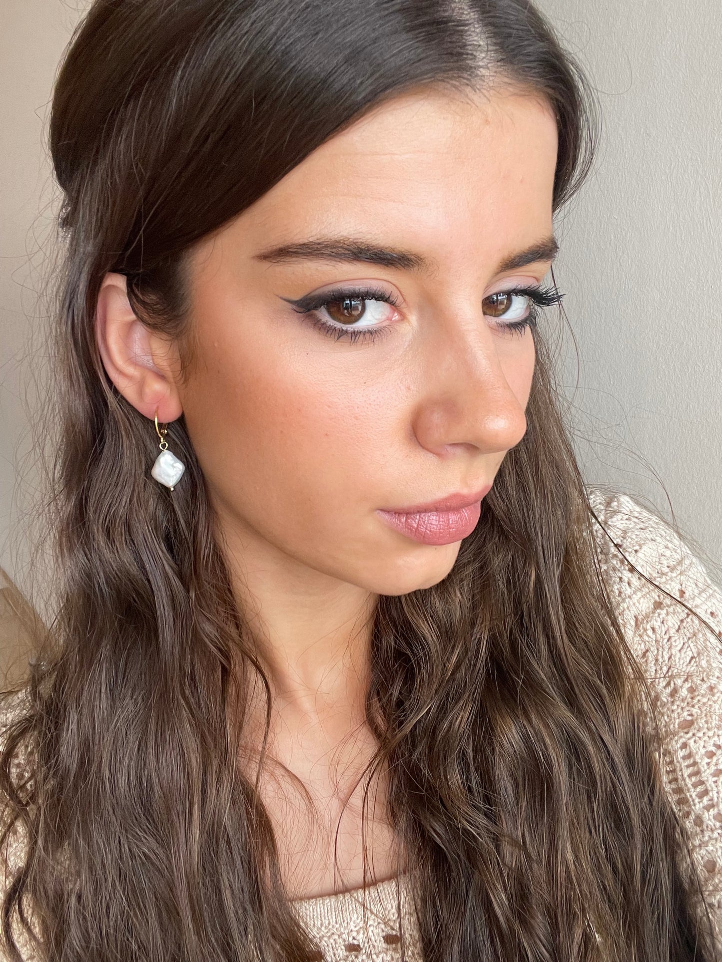 White rhombus pearl earrings