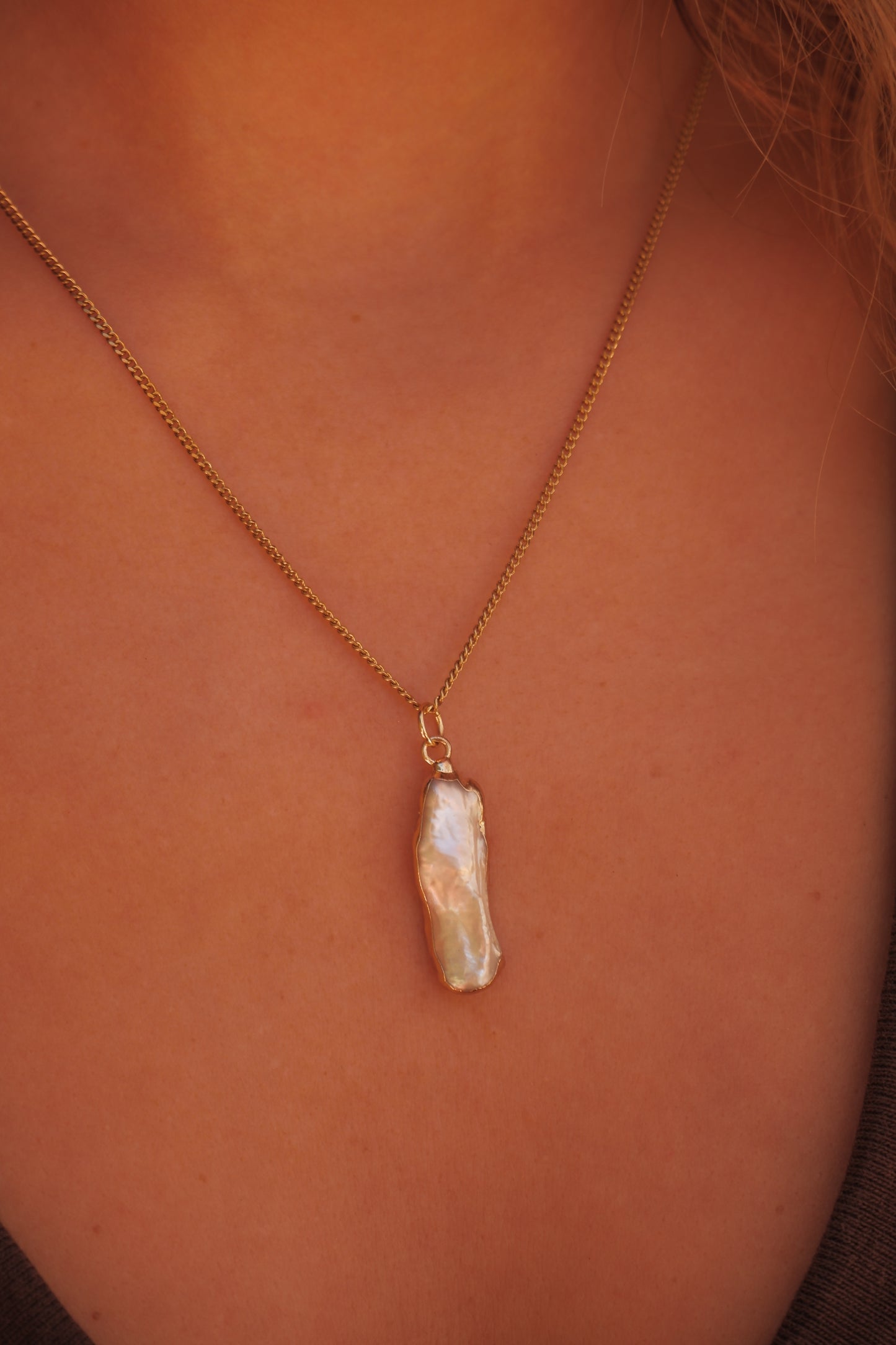 White baroque pearl necklace