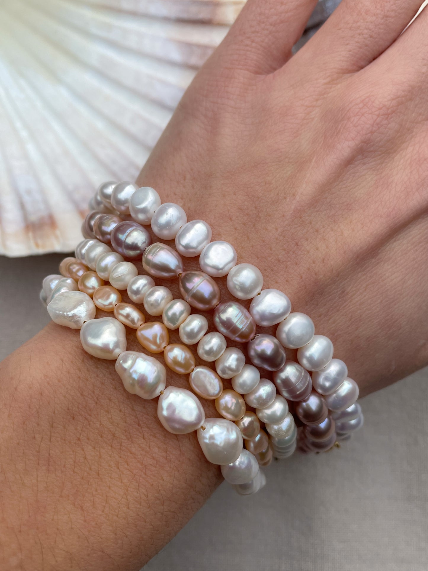 White baroque pearl bracelet