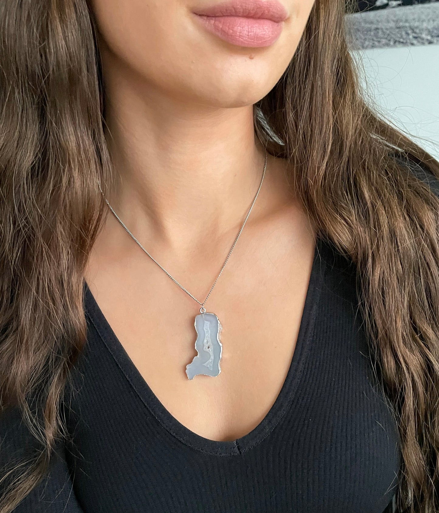 Agate geode necklace 10 (grey/silver)