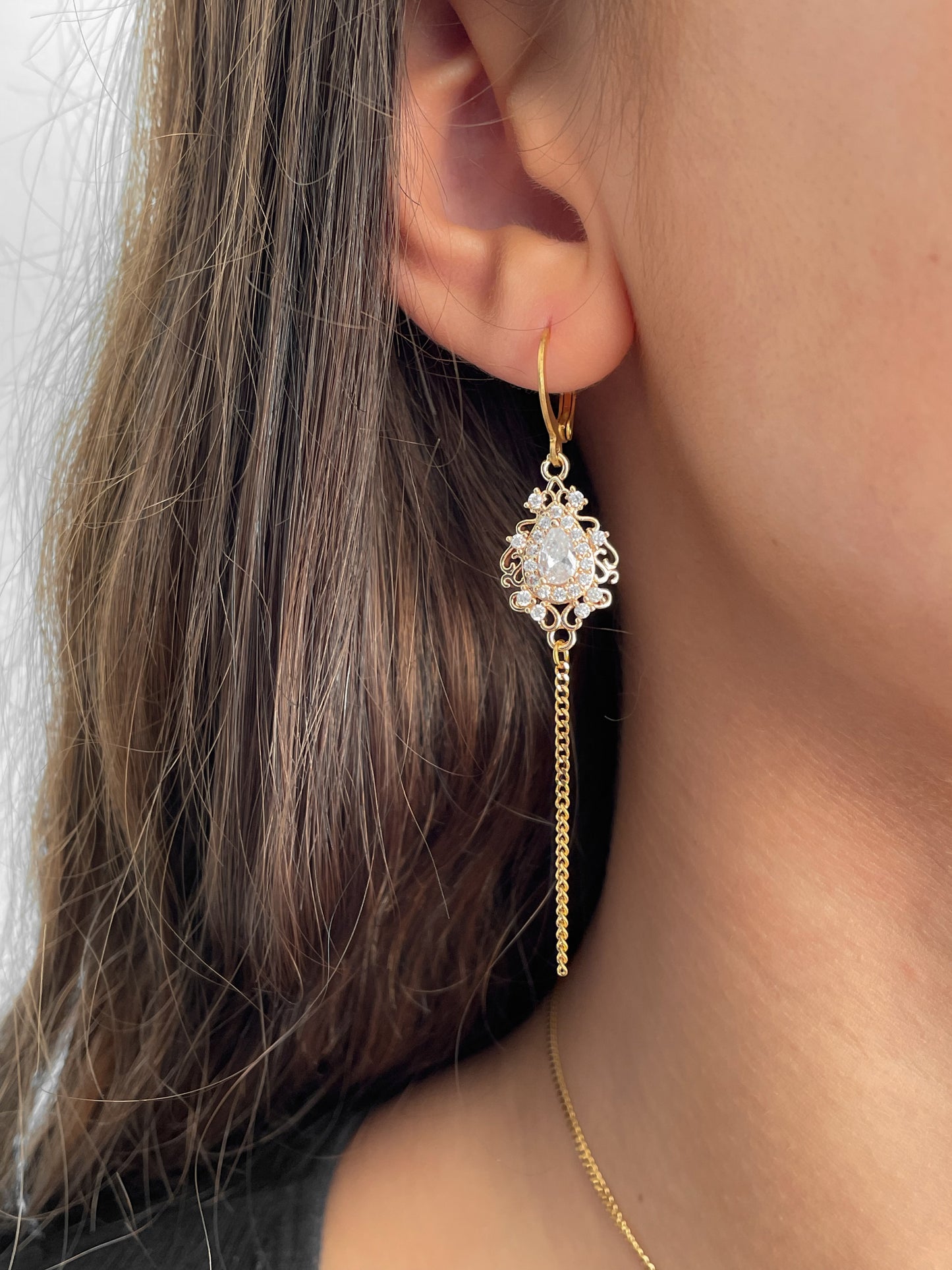 Athena earrings white