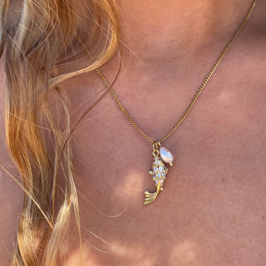 Pearly fishy necklace
