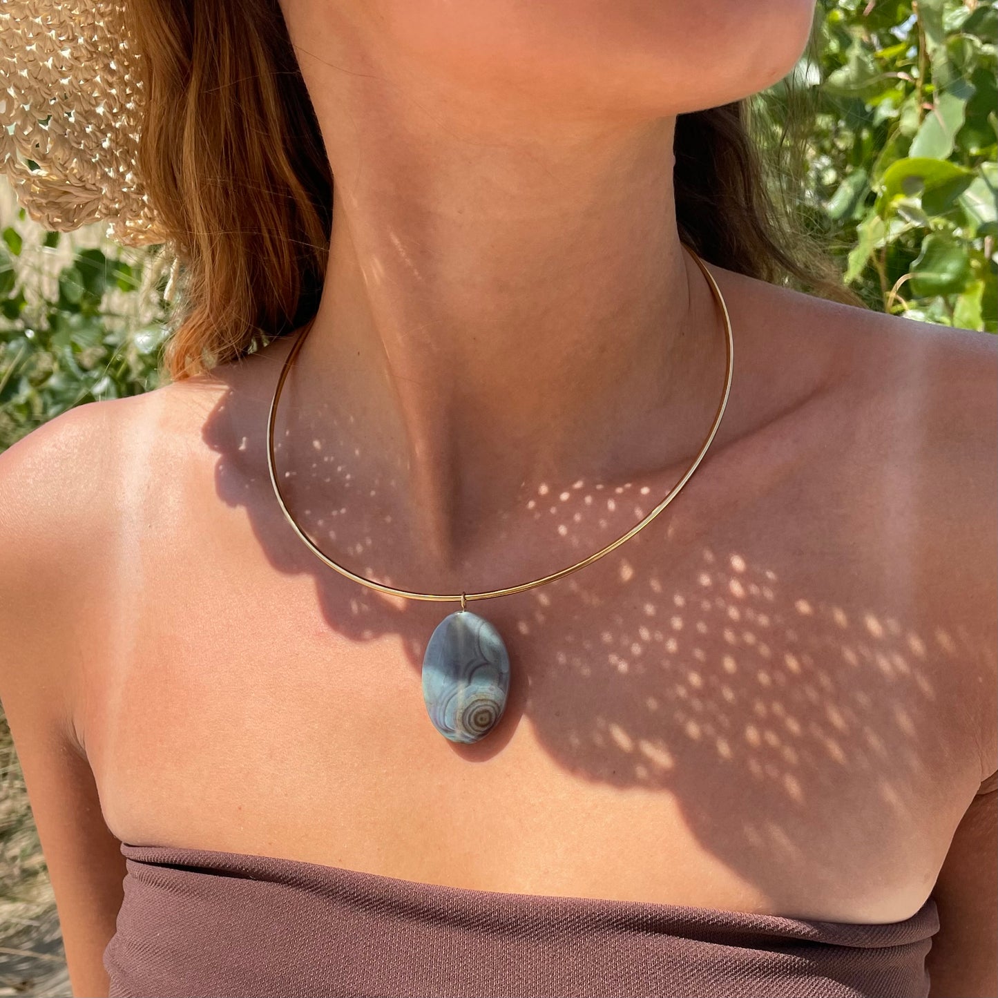 Blue & brown agate round necklace