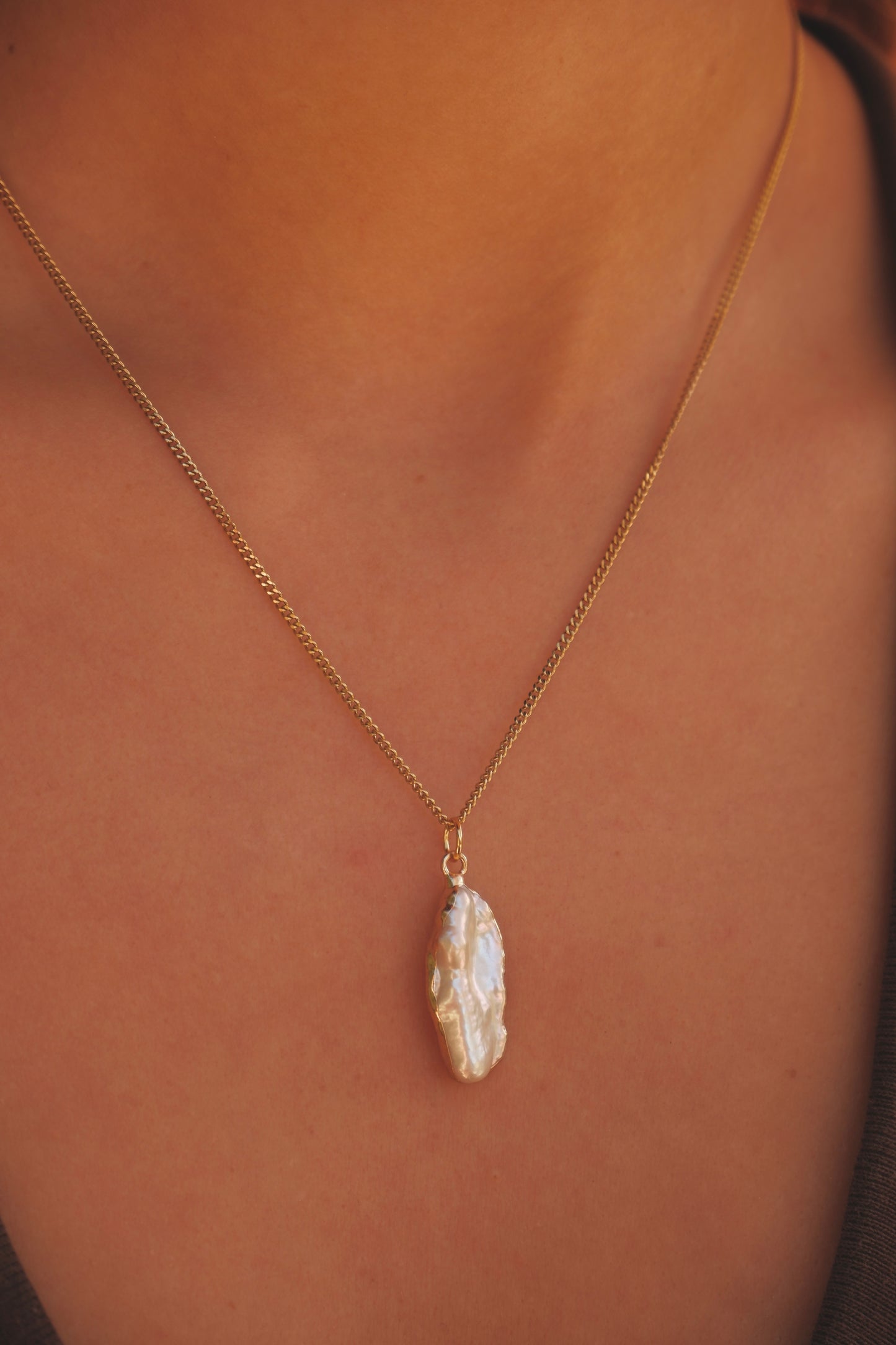 White baroque pearl necklace
