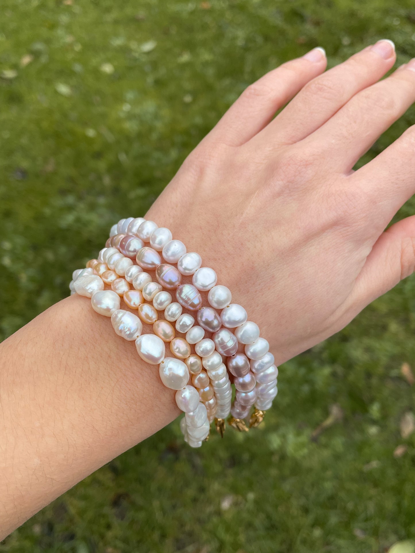 Bright white pearl bracelet