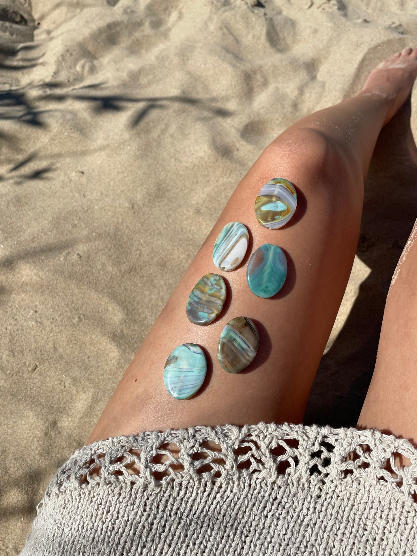 Blue & brown agate round necklace