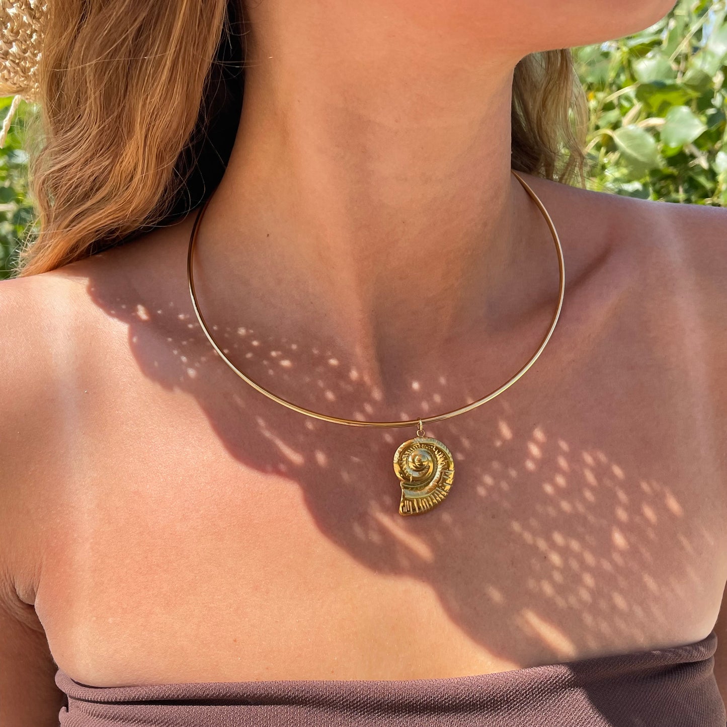 Spiral shell round necklace