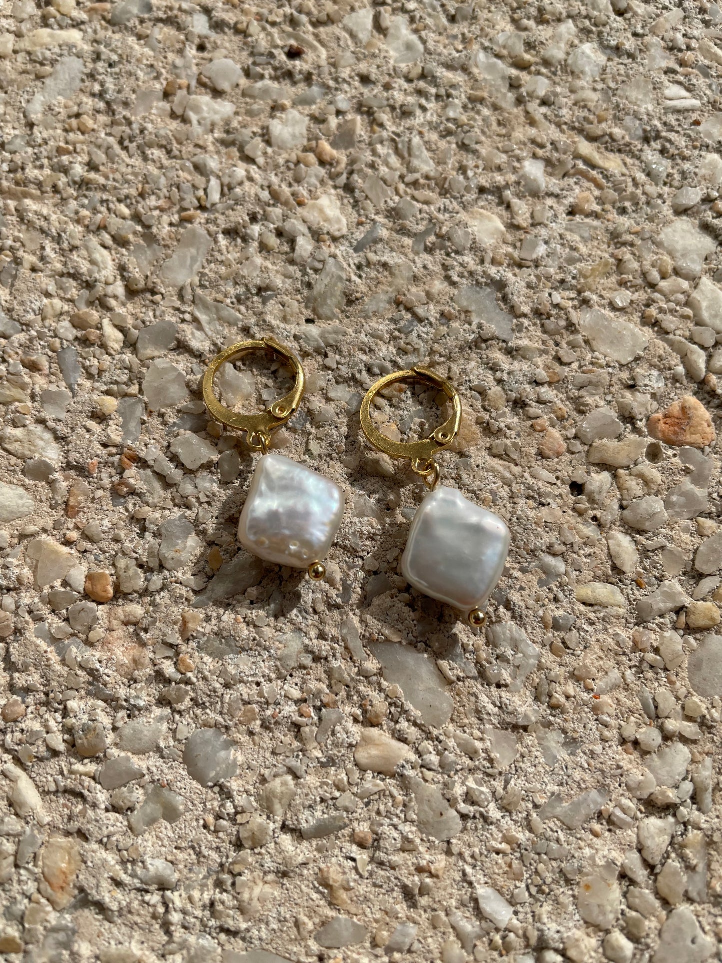 White rhombus pearl earrings