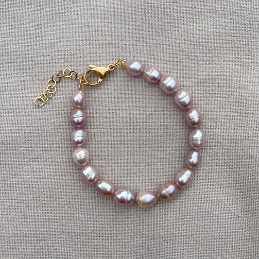 Lilac pearl bracelet