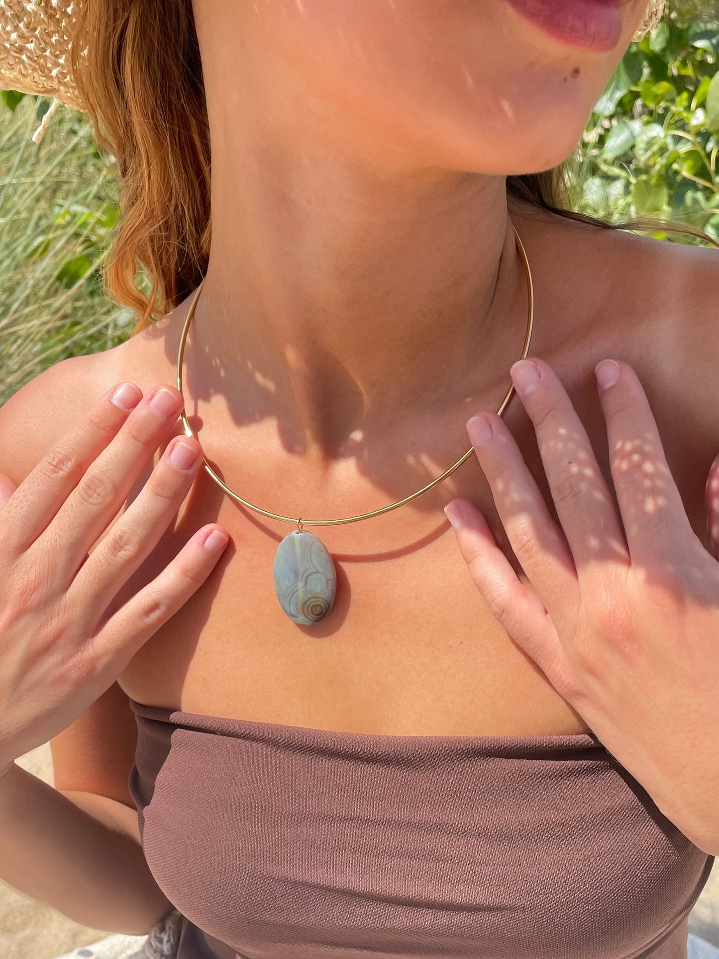Blue & brown agate round necklace