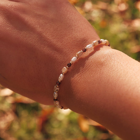 Garnet and shell bracelet