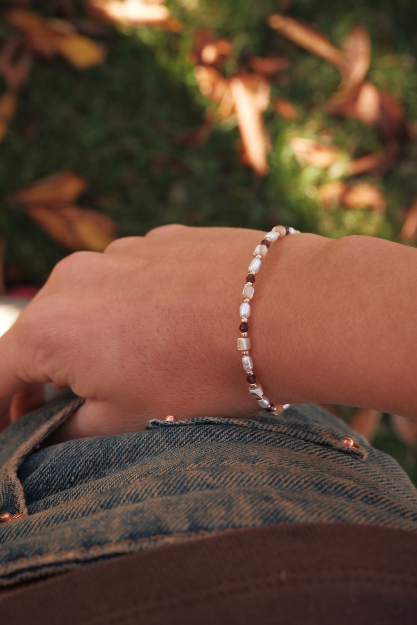 Garnet and shell bracelet