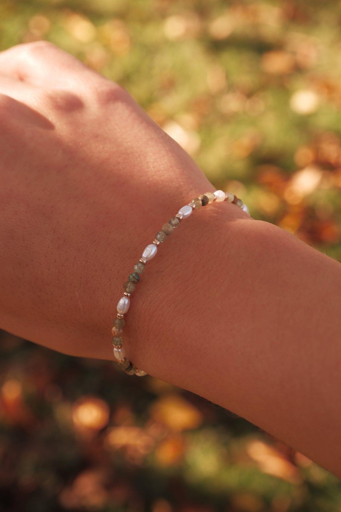 Green apatite and pearl bracelet