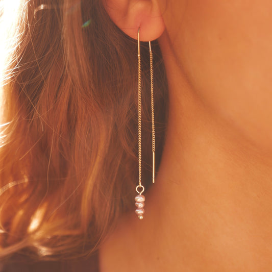 Leila earrings lilac button pearls