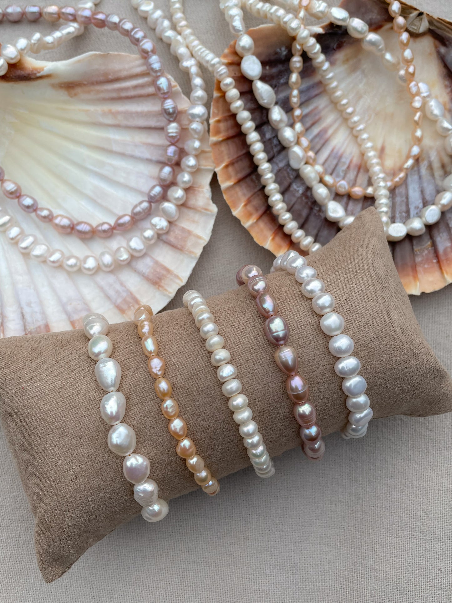 Bright white pearl bracelet