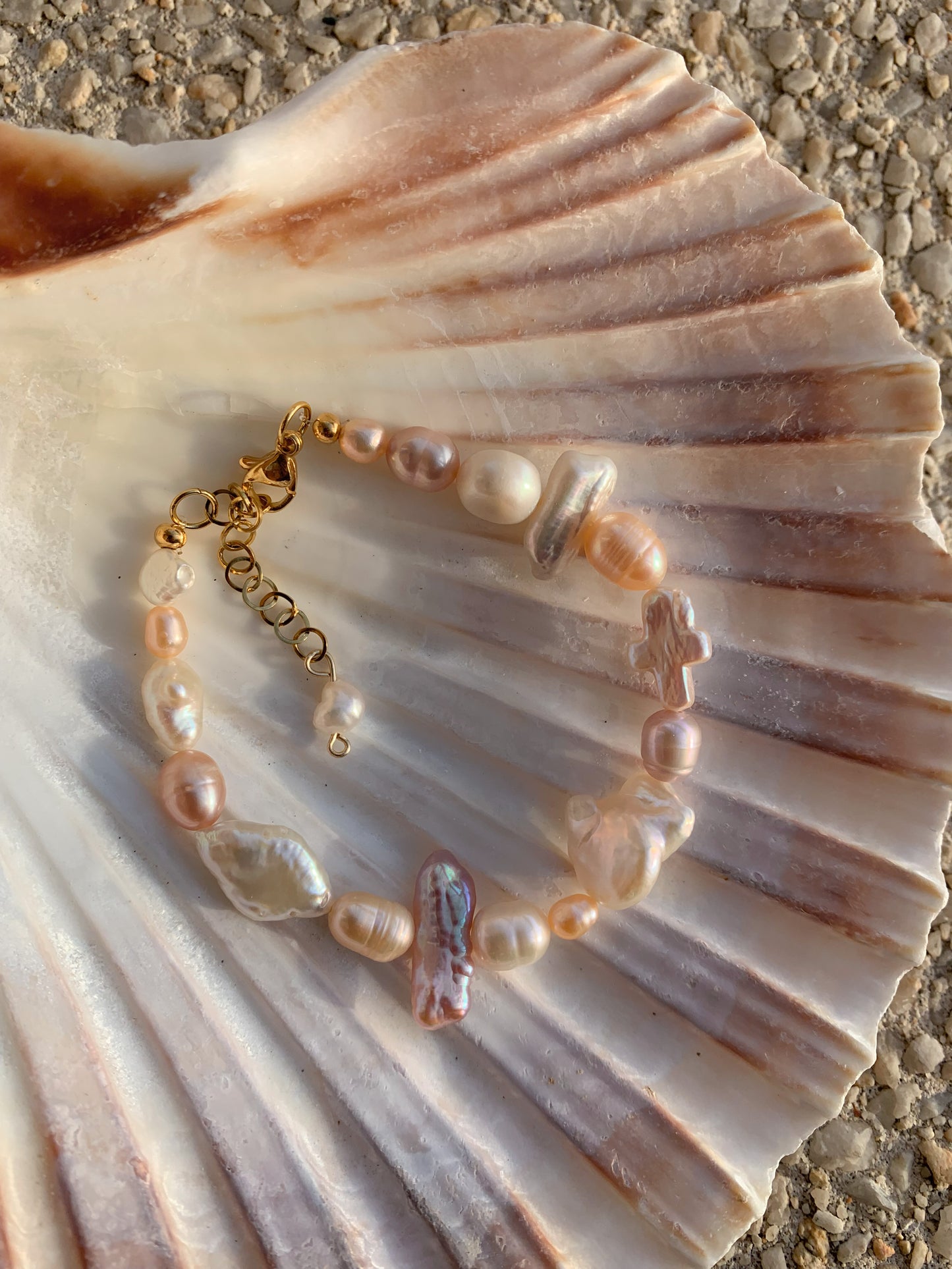 Amira baroque pearl bracelet