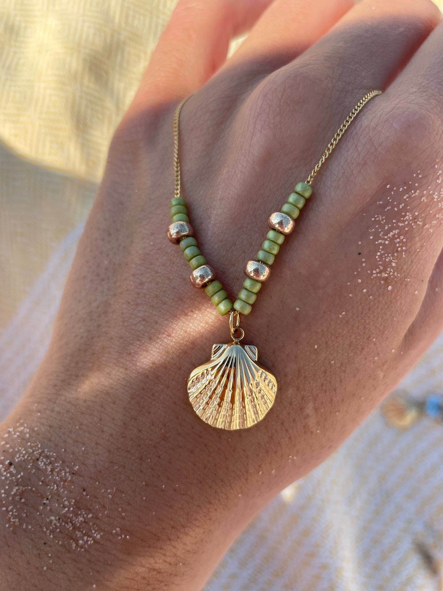 Seashell necklace green