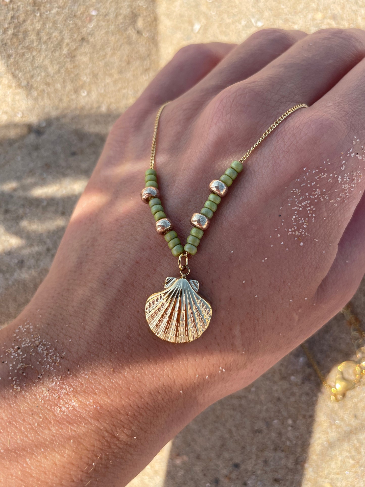 Seashell necklace green