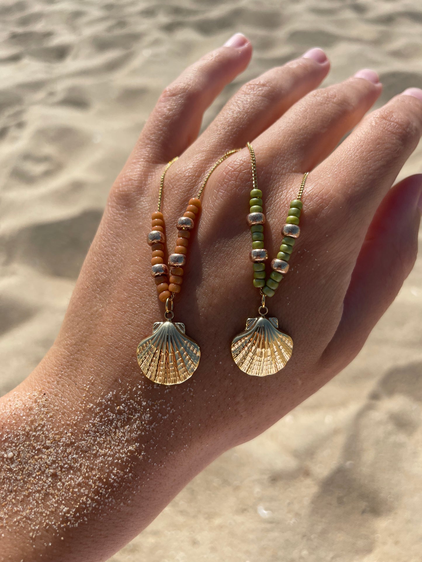 Seashell necklace green