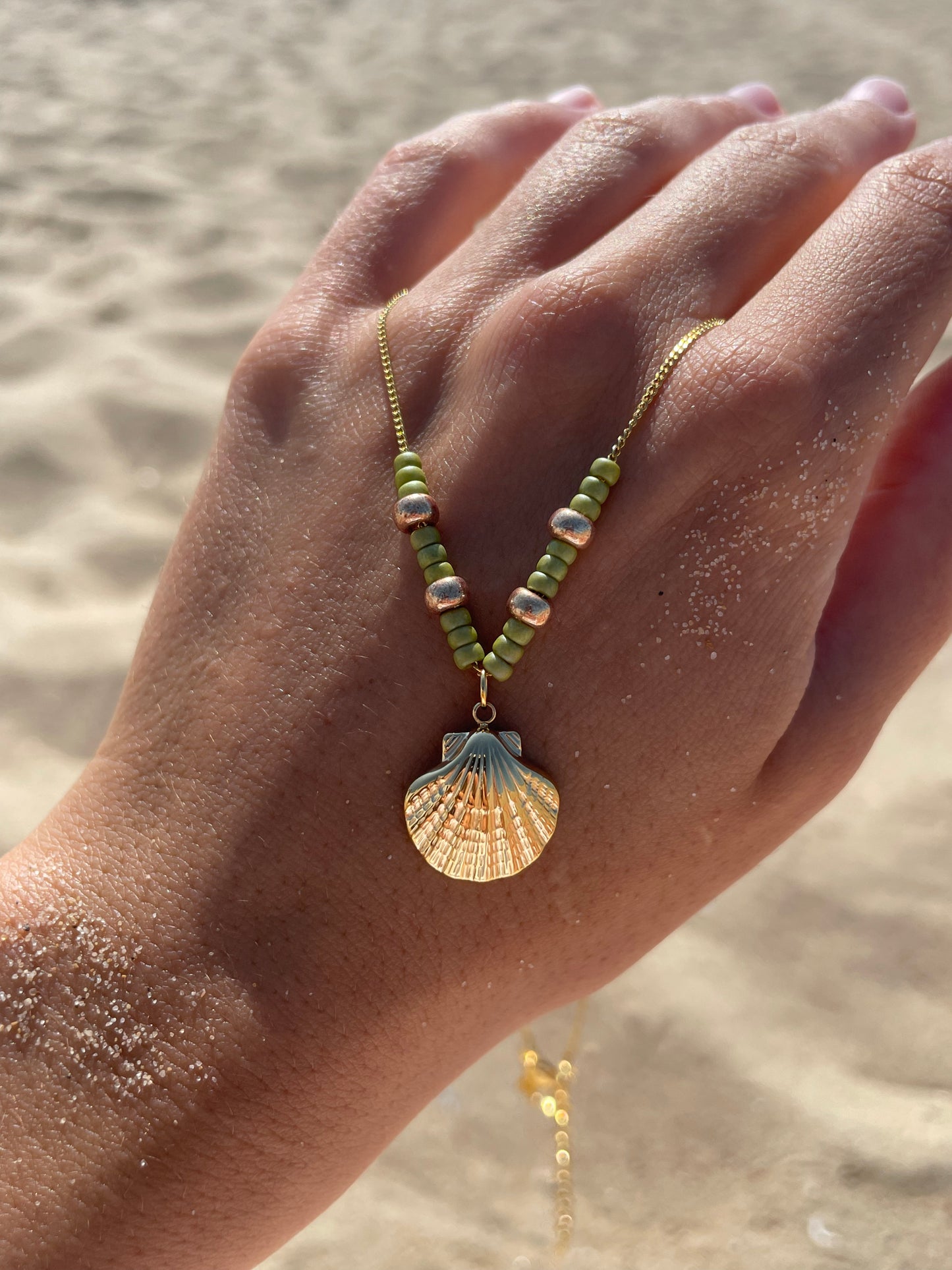 Seashell necklace green