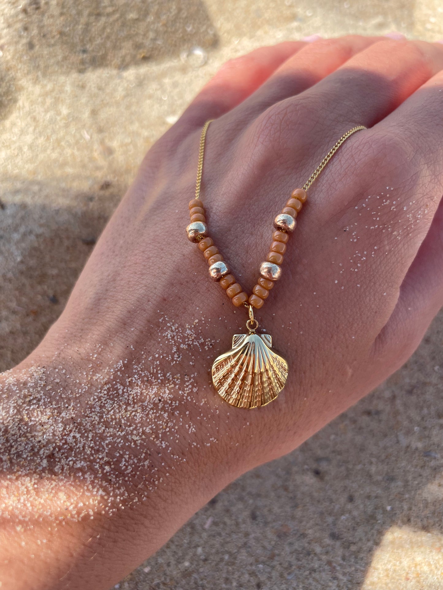 Seashell necklace tangerine