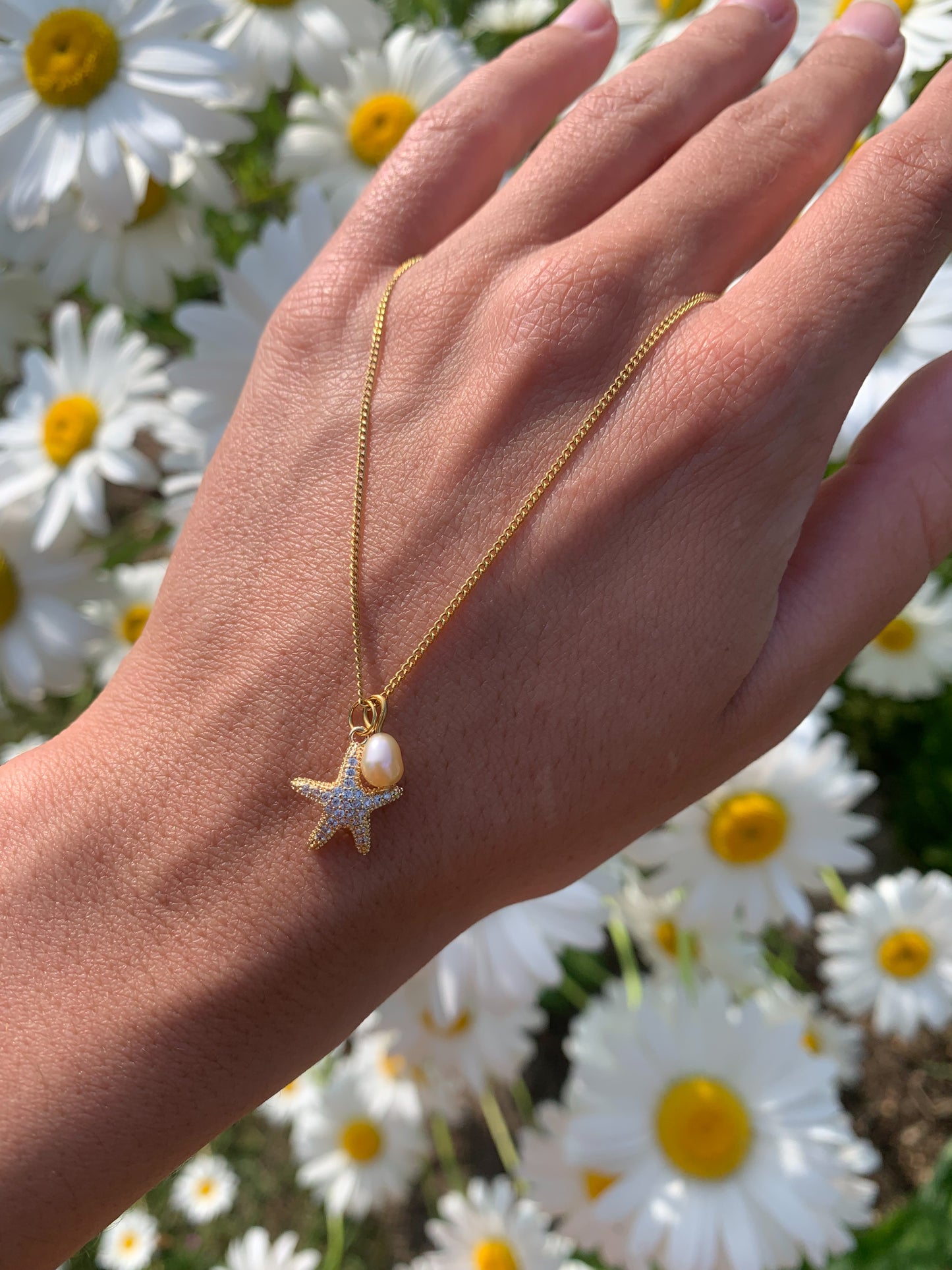 Alice starfish necklace