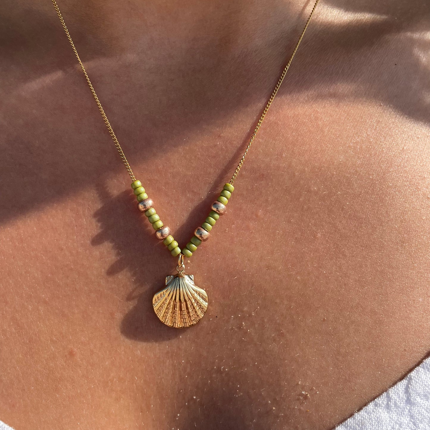 Seashell necklace green