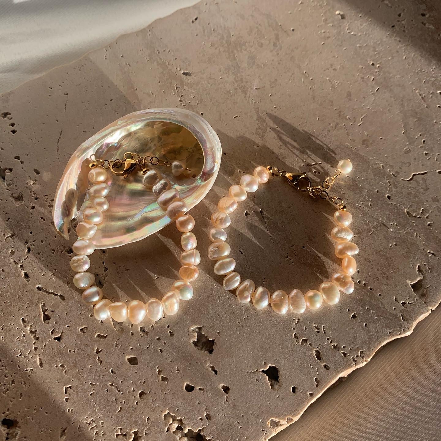 Coralia pearl bracelet